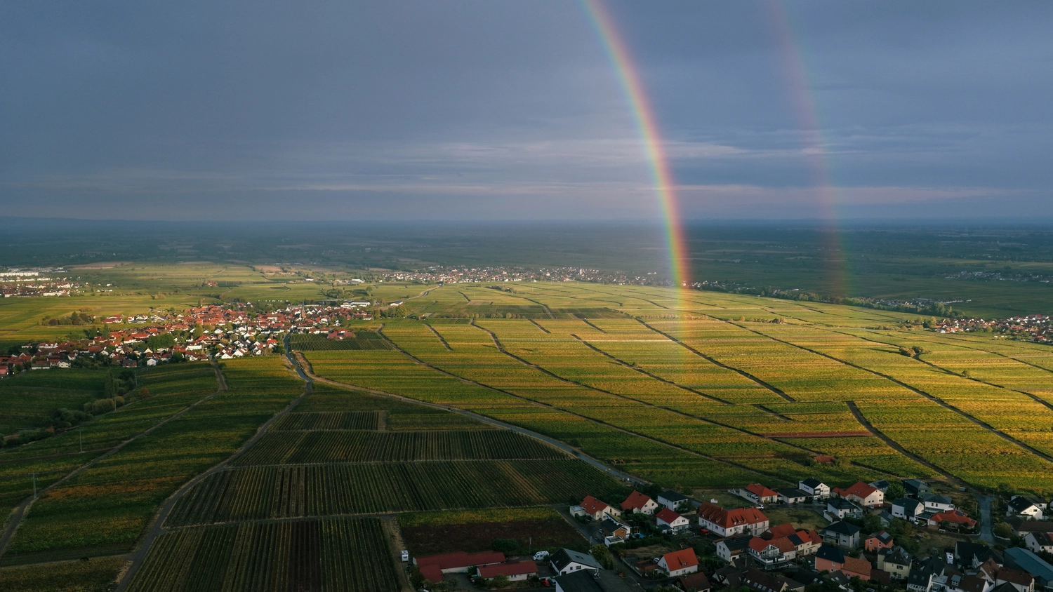 Luftaufnahme Rheinland Pfalz mit Regenbogen